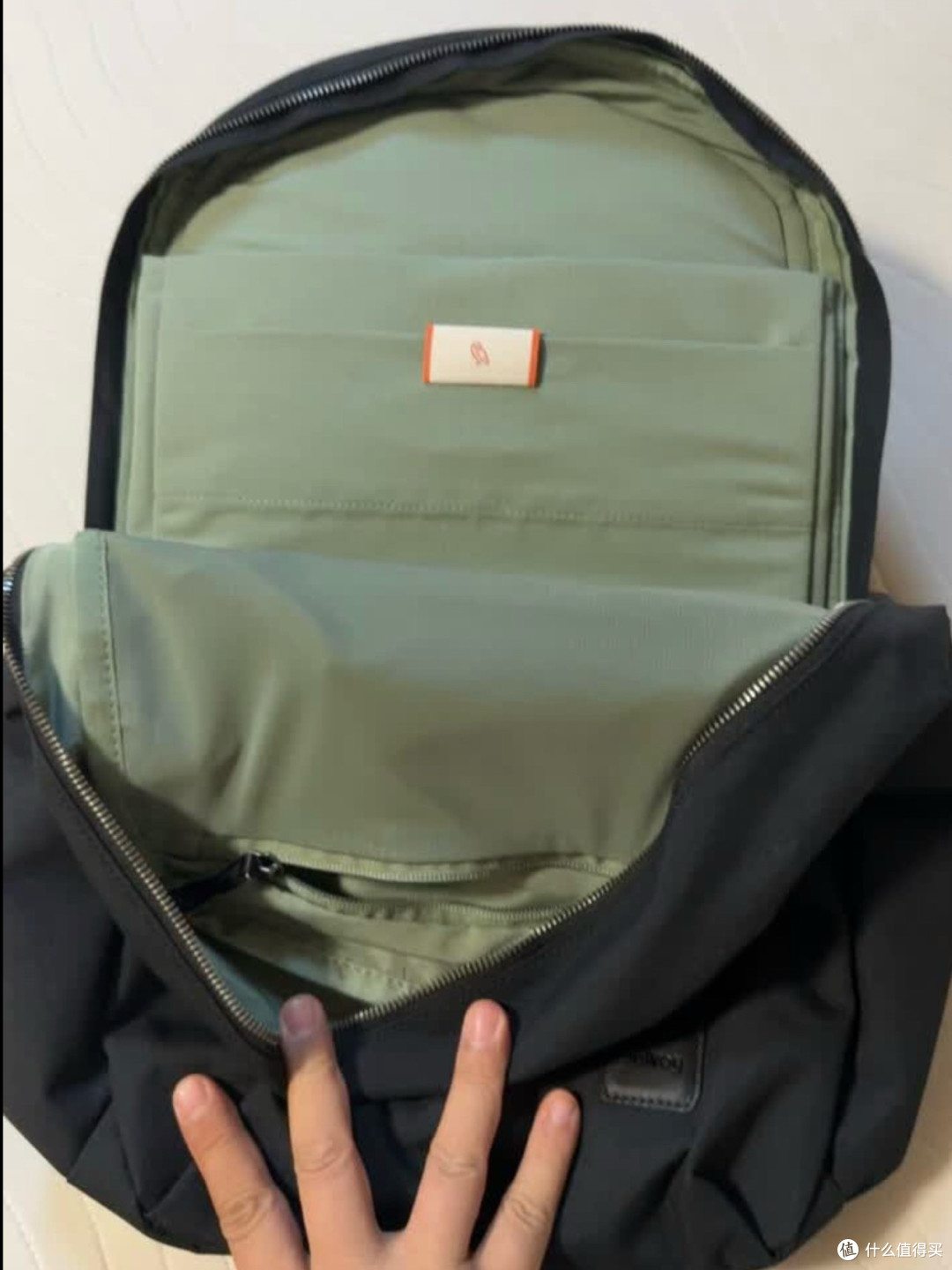 拒绝山系硬核风,4件低调有质感的都市通勤装备