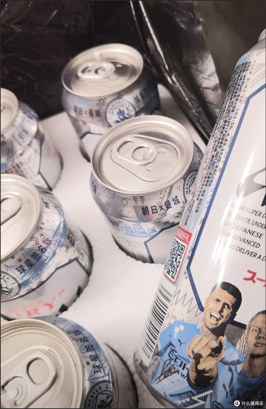 夏夜独处时的清爽饮酒时刻