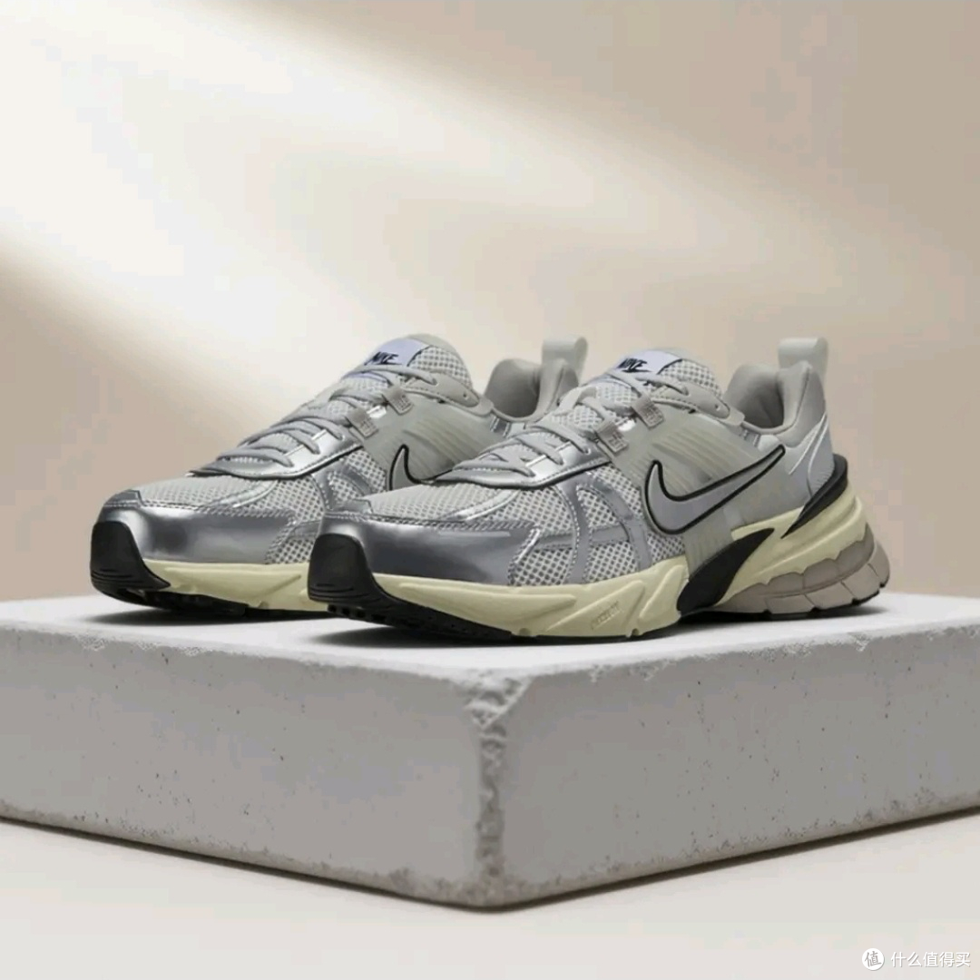 耐克V2KRUN白灰黑上脚实测