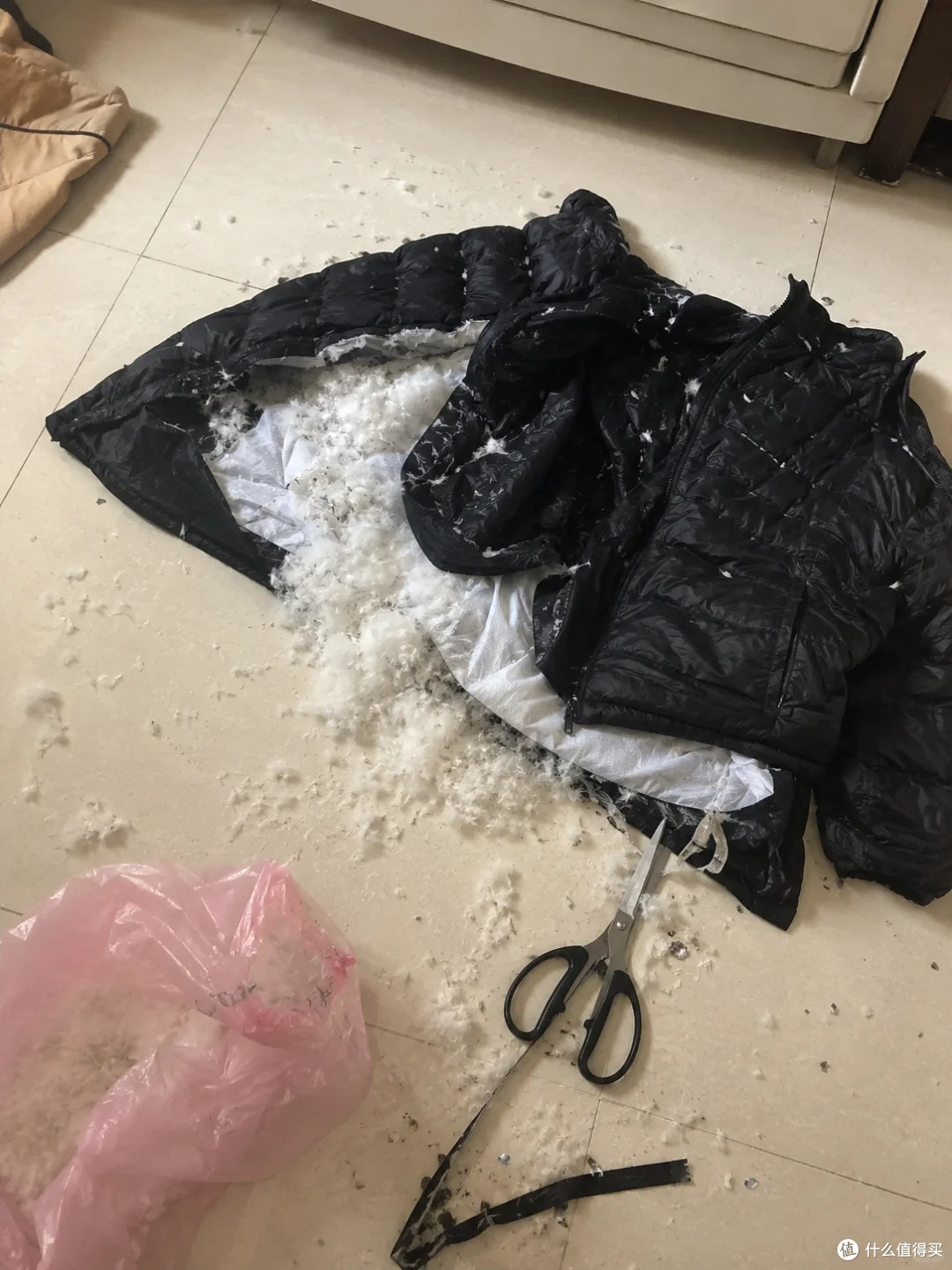 旧衣服别再扔了，学我邻居大姐的做法很实用，能解决不少生活痛点