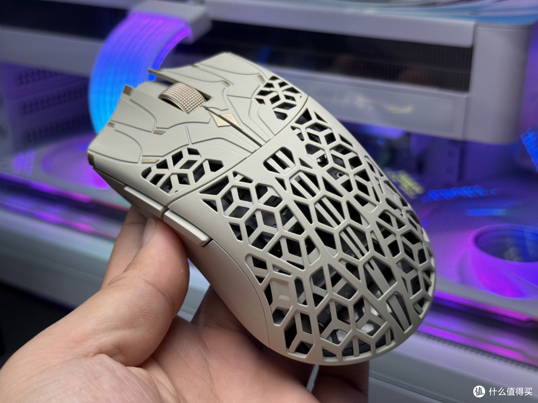 不是两千多的Finalmouse买不起，而是ATK 烈空 幻影更有性价比！