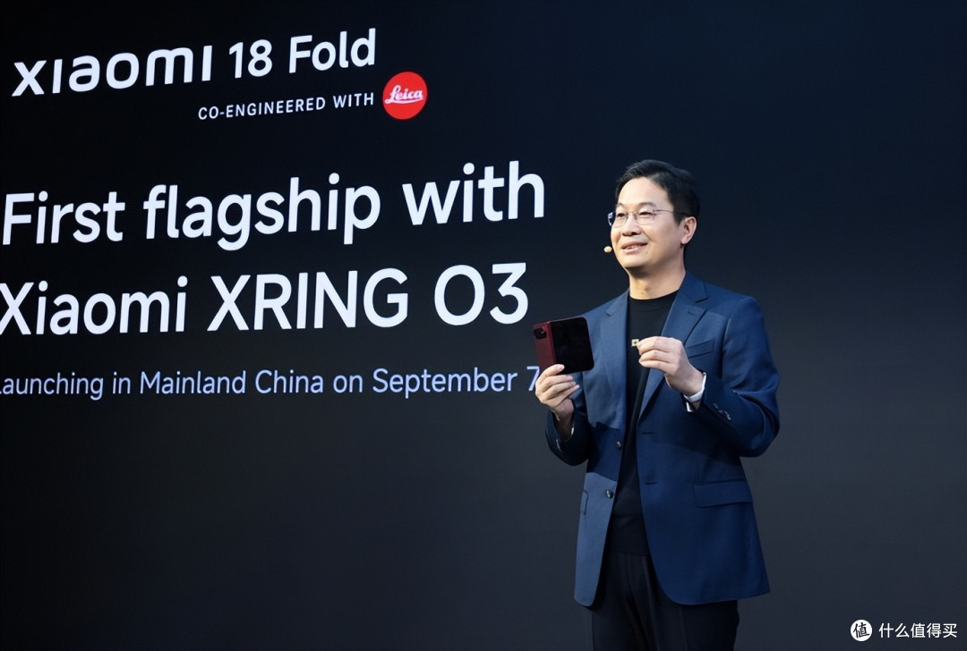 小米18 Fold首发“中折叠”,卢伟冰爆料:1万元以上起售