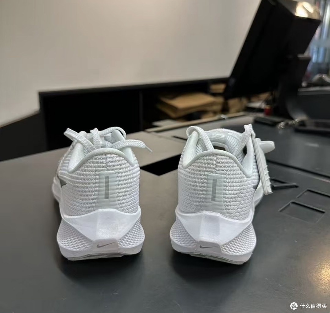 Nike Pegasus 40 vs Adidas Boston 12,谁才是真·通勤神器?