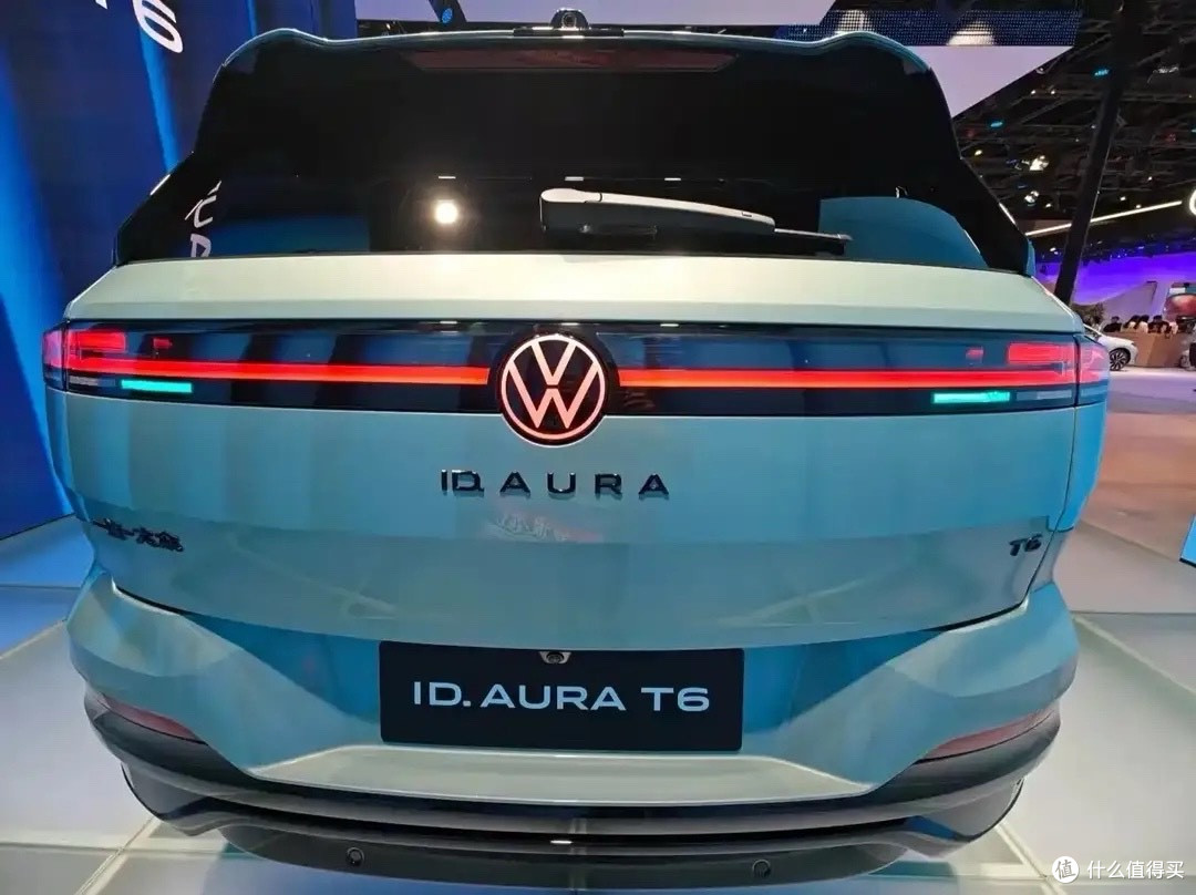 13.59万起!德系电车终于放下身段,ID.AURA T6能打赢国产车吗?