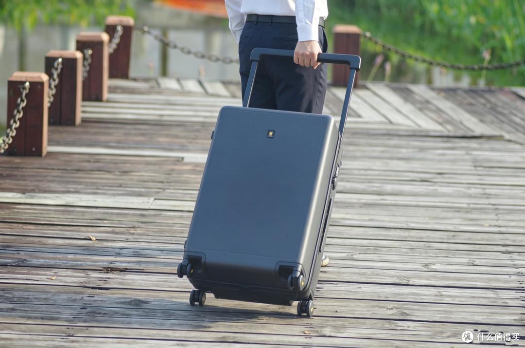 后悔没早买!一步到位的高品质旅行箱-地平线8号大旅行家