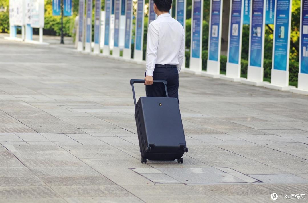 后悔没早买!一步到位的高品质旅行箱-地平线8号大旅行家