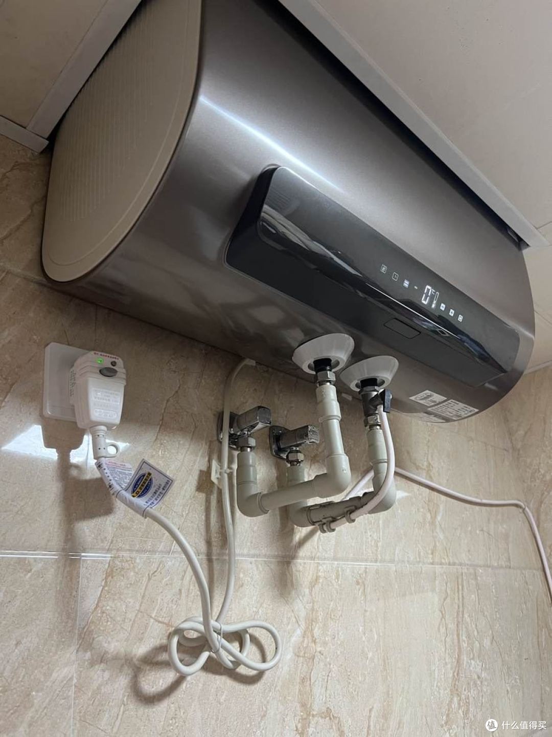 热水器一直开着真省电吗?我和媳妇吵了三年,算完账才明白