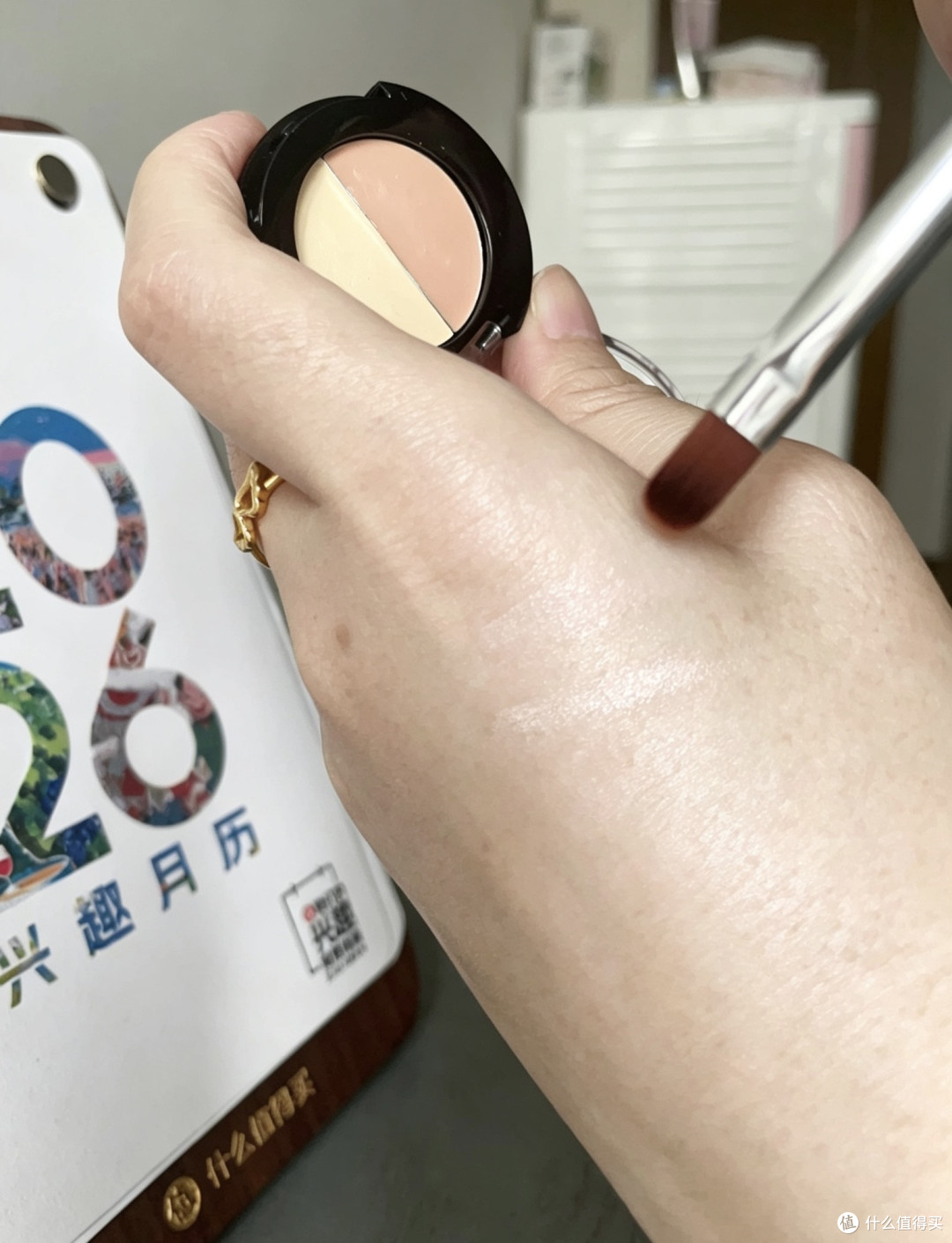 遮瑕选双色,痘印泪沟一盘全盖住|毛戈平双色遮瑕膏真实分享