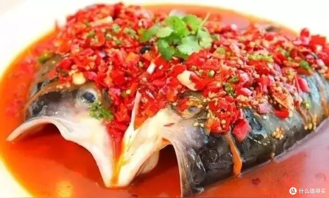 剁椒鱼头：热辣酣畅的湖湘风味