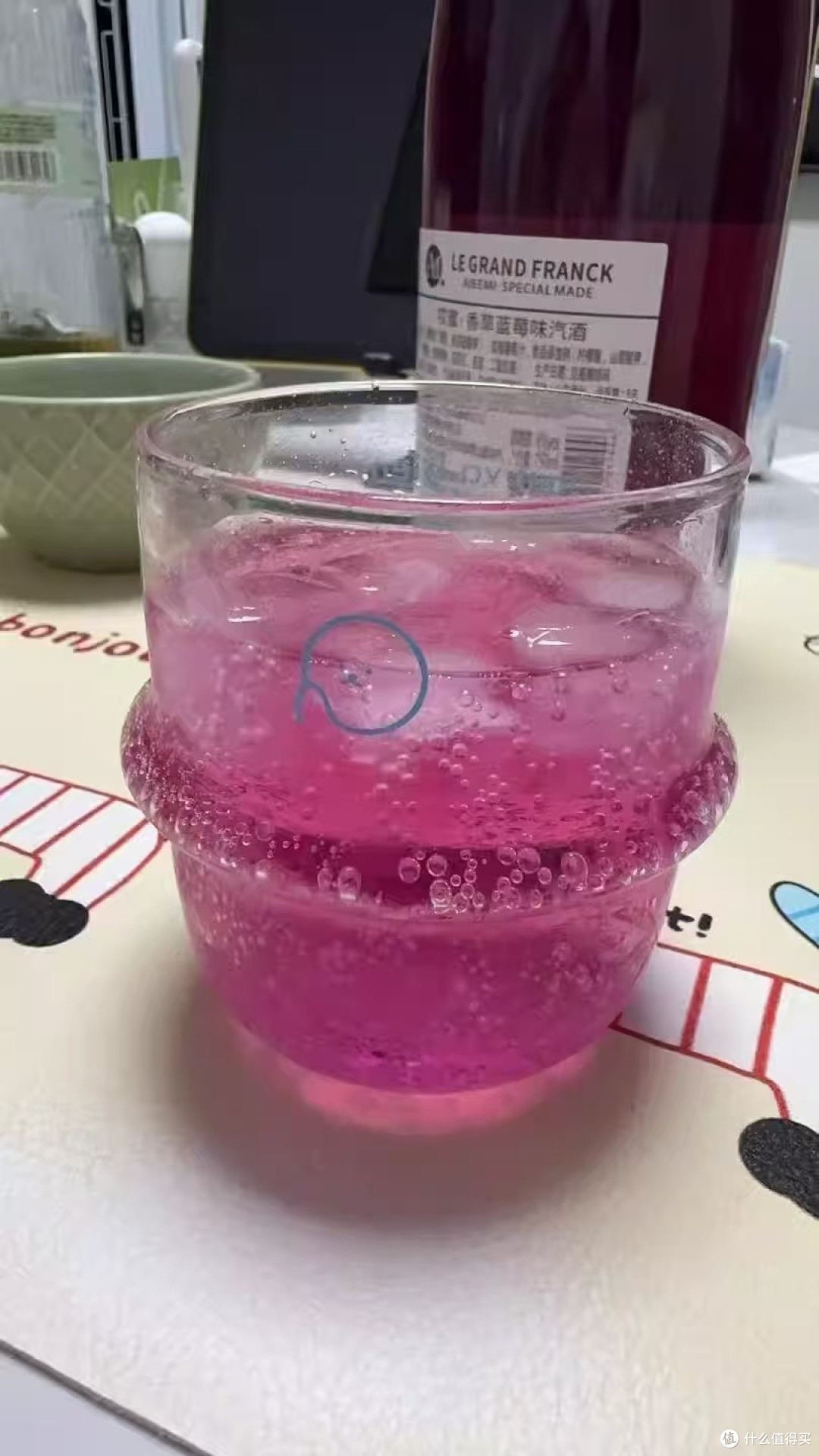 配餐万能搭 这瓶起泡酒把餐桌氛围感直接拉满
