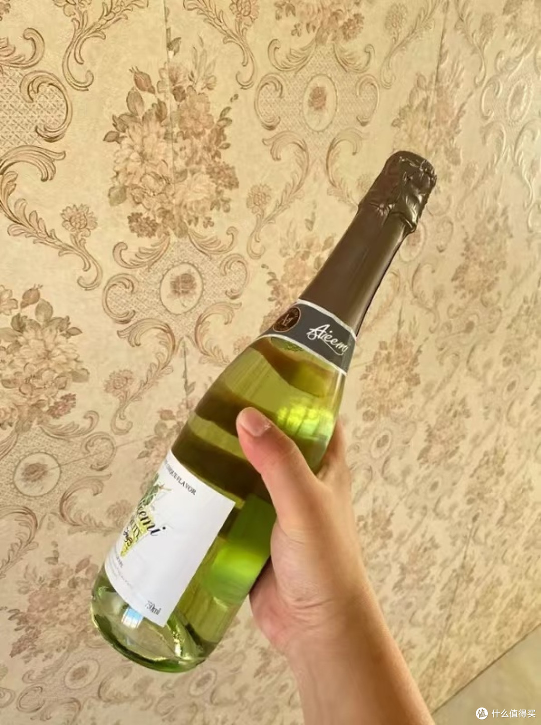 不用醒酒直接喝 这瓶小甜酒把新手的品酒门槛直接踩平