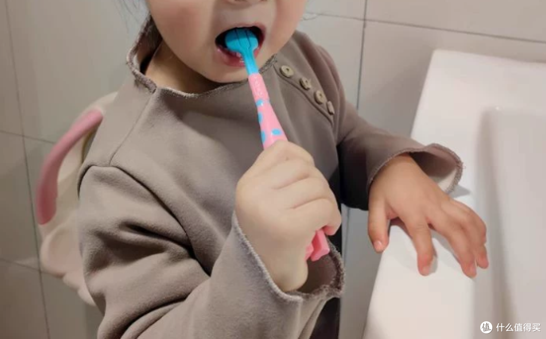 正畸戴牙套的学生党含氟牙膏推荐:4款专用思路横向测评