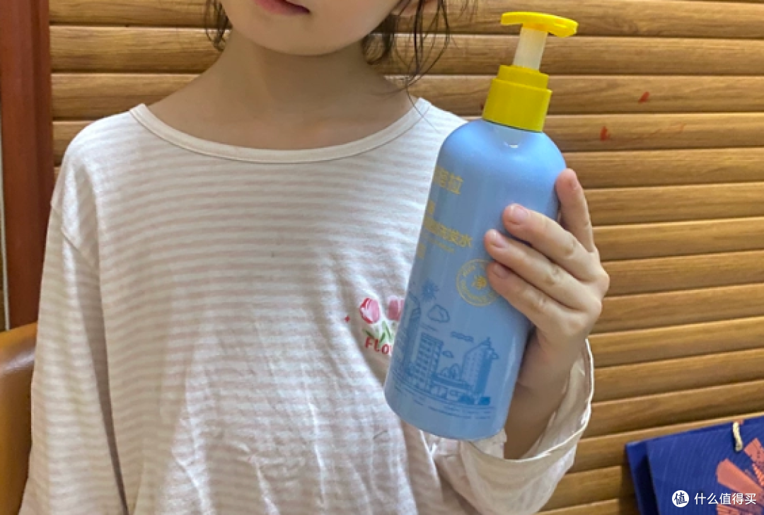 运动社团的青少年挑洗发水,5款按控油、泵头和蓬松感实用对比