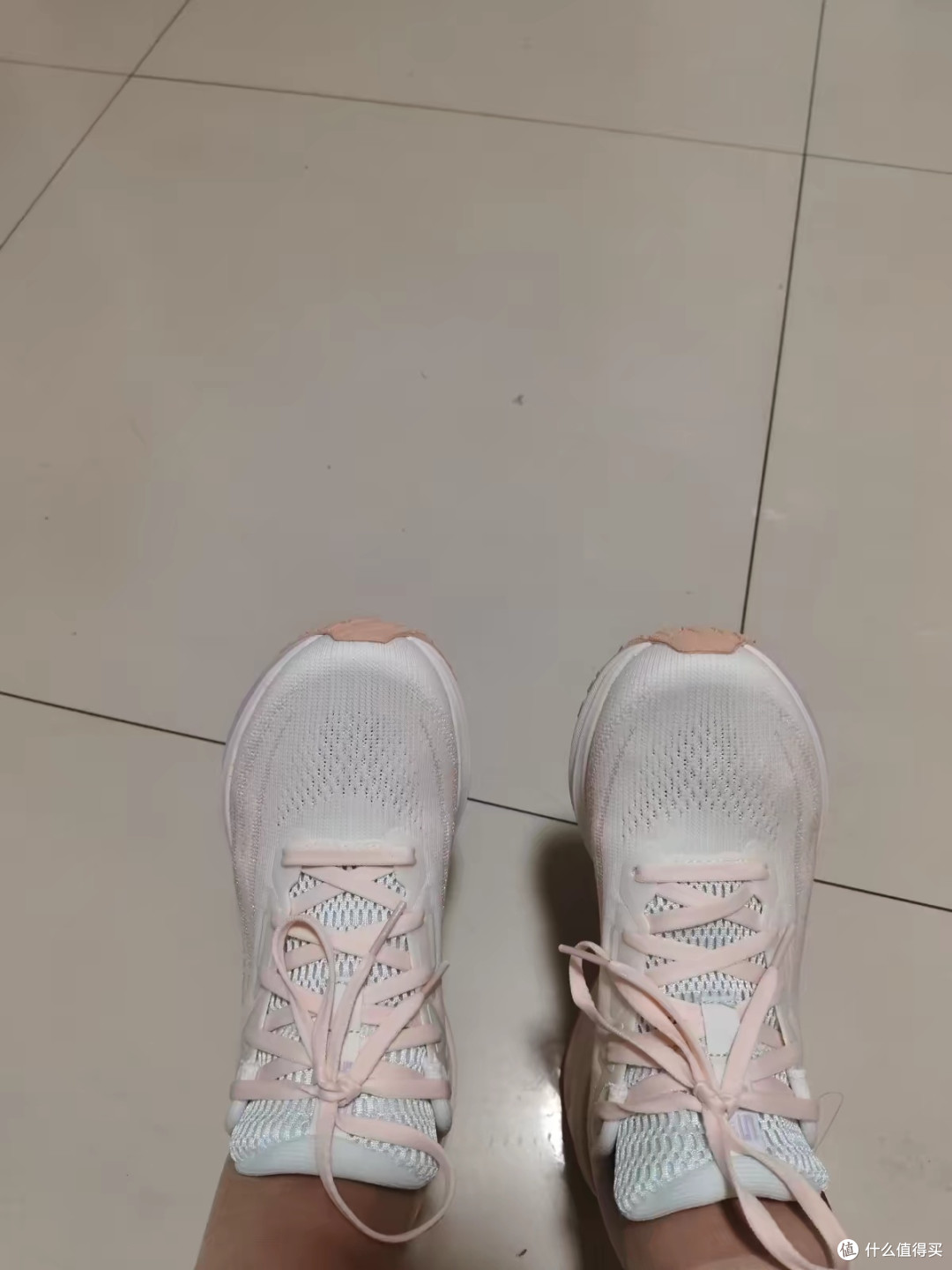李宁吾跃3.0兼顾缓震与透气