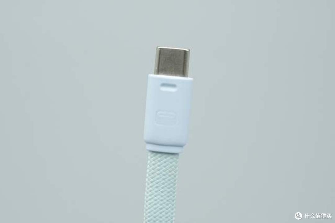 自带编织线+APP看电芯健康，京东京造55W 20000mAh移动电源拆解