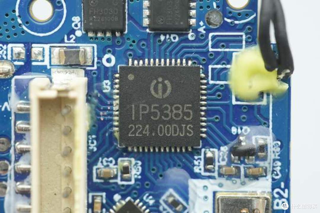 自带编织线+APP看电芯健康，京东京造55W 20000mAh移动电源拆解