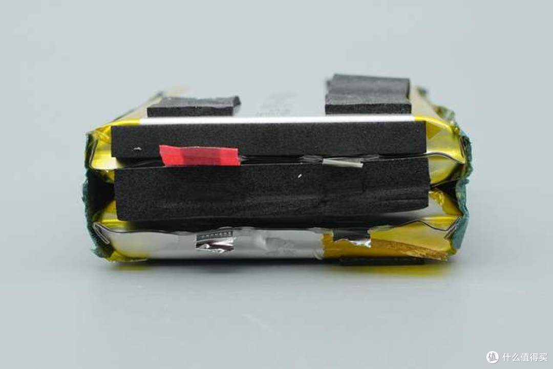 自带编织线+APP看电芯健康，京东京造55W 20000mAh移动电源拆解