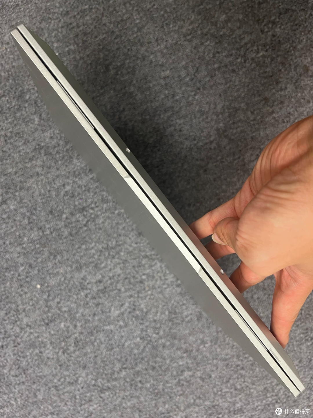 1380元爱普生920克超轻本:没硬盘这价香不香