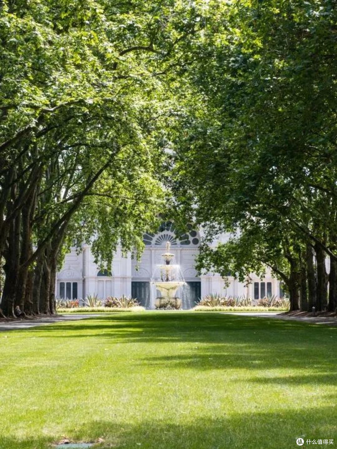 ● Carlton Gardens, Melbourne, Victoria  📷 / © Visit Victoria