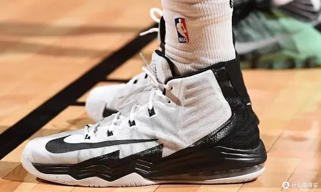 国王迎来西帝！NBA最潮型男下赛季就穿它？