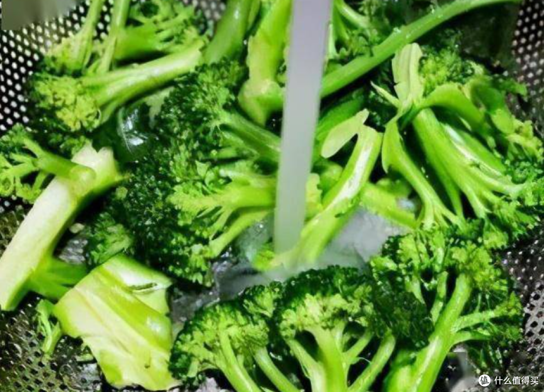 焯水毁了多少菜?90%的人第一步就错了,难怪你做的菜又老又难吃