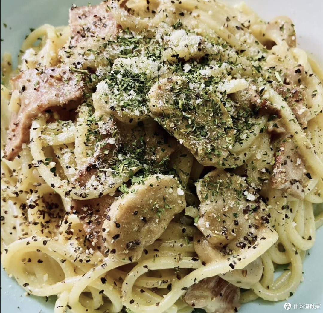 下班独居仪式感:锋味奶油培根意面,一个人也吃成精致漂亮饭。