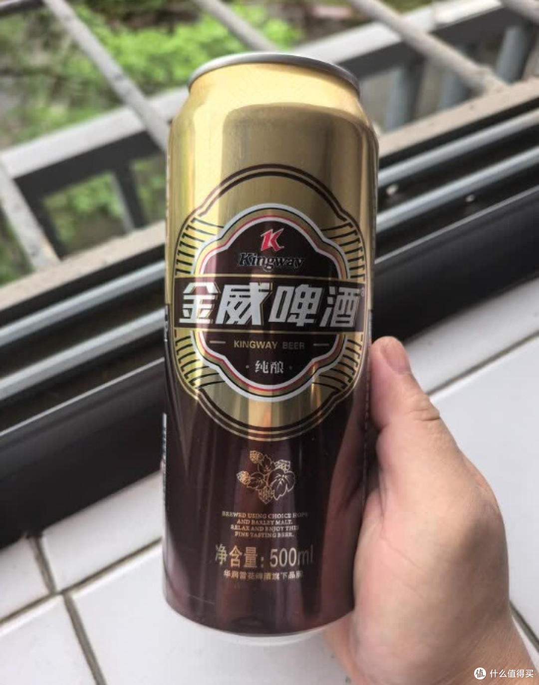 下班后的那一罐金威纯酿,是我给生活留的“透气口”