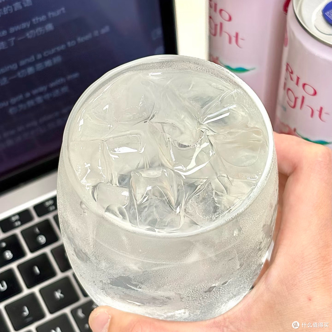 母亲独处时光的微醺治愈