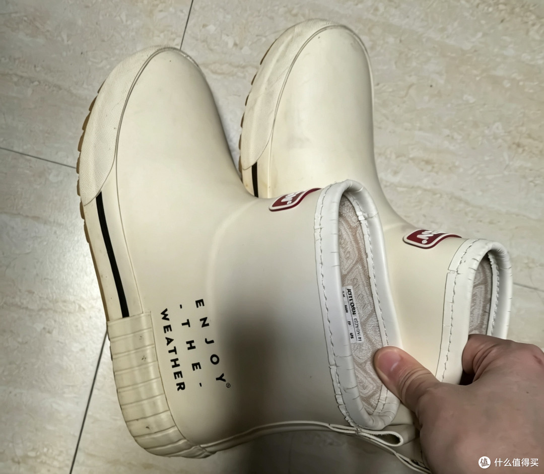 穿成战斗版了已经，这雨真没停过