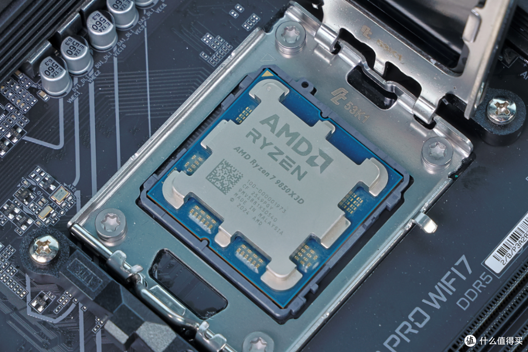 9850X3D+5080星曜+48G内存，预算2.4W+搞定黑色高性能海景房主机