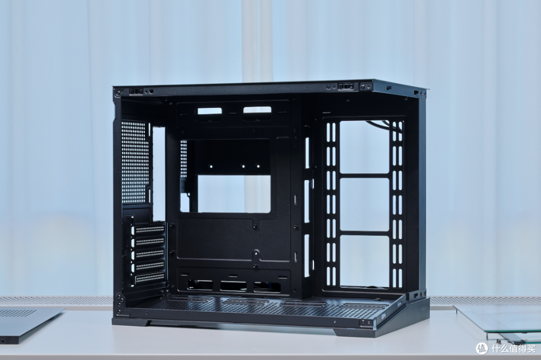 9850X3D+5080星曜+48G内存，预算2.4W+搞定黑色高性能海景房主机