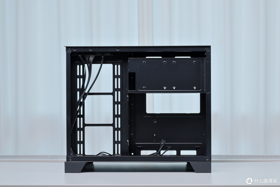 9850X3D+5080星曜+48G内存，预算2.4W+搞定黑色高性能海景房主机