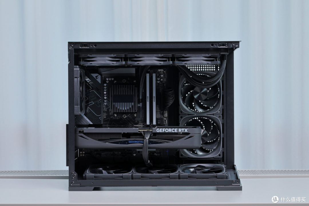 9850X3D+5080星曜+48G内存，预算2.4W+搞定黑色高性能海景房主机