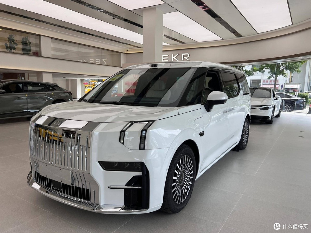 50万预算买MPV,岚图智驾、极氪纯电、腾势省油,你站哪边?