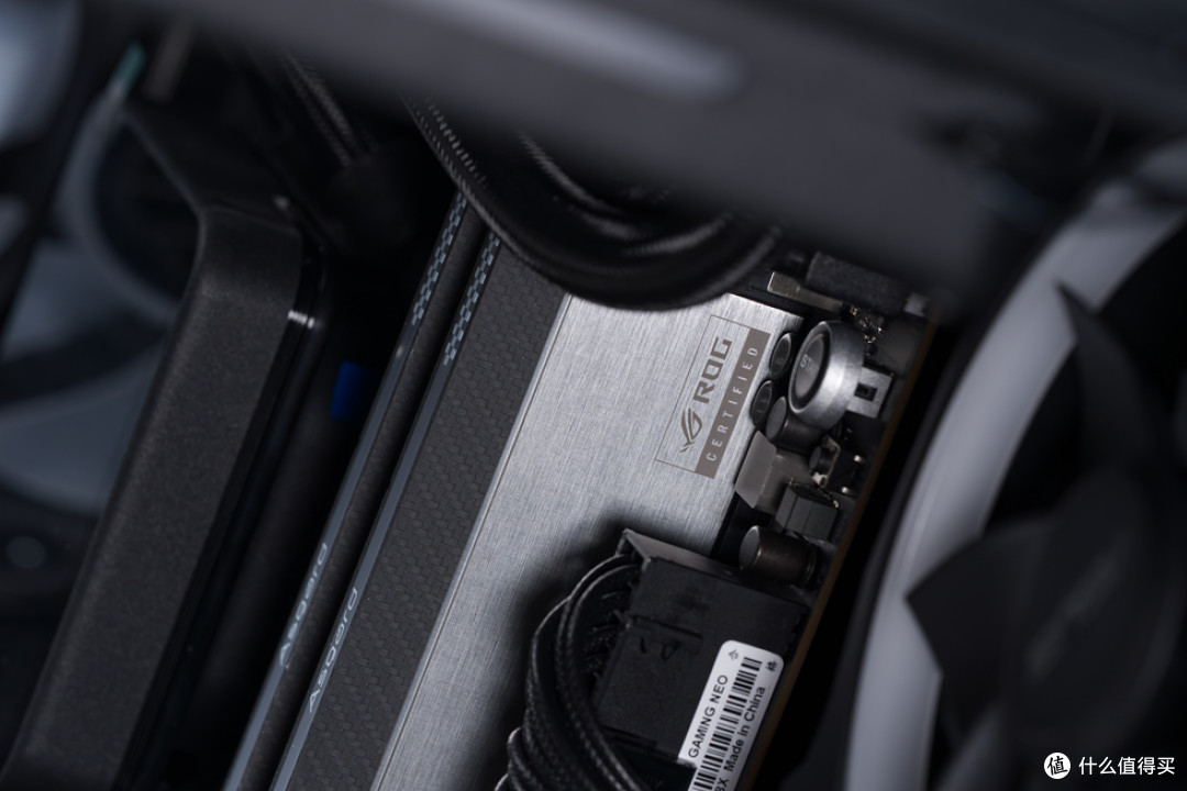 华硕 AP304_ROG X870E-E_阿斯加特女武神&ROG_影驰RTX 5070Ti HOF