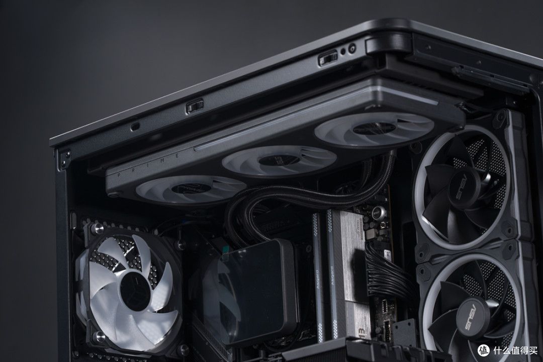 华硕 AP304_ROG X870E-E_阿斯加特女武神&ROG_影驰RTX 5070Ti HOF