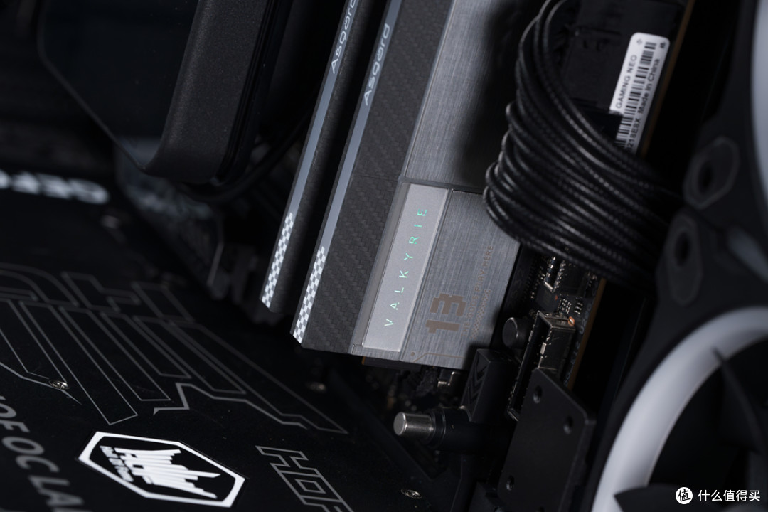 华硕 AP304_ROG X870E-E_阿斯加特女武神&ROG_影驰RTX 5070Ti HOF