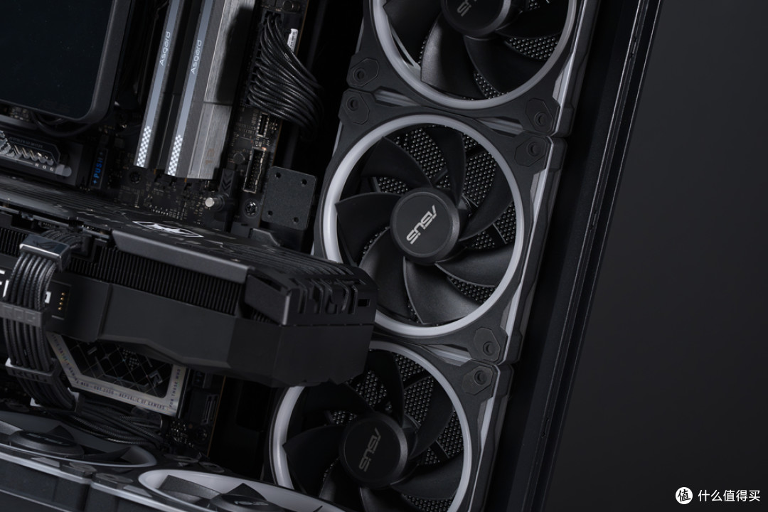 华硕 AP304_ROG X870E-E_阿斯加特女武神&ROG_影驰RTX 5070Ti HOF