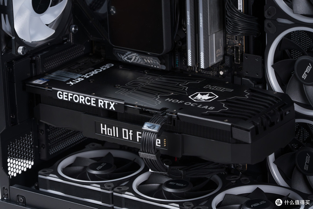 华硕 AP304_ROG X870E-E_阿斯加特女武神&ROG_影驰RTX 5070Ti HOF