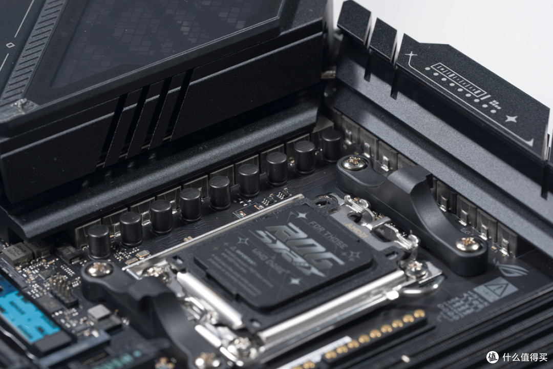 华硕 AP304_ROG X870E-E_阿斯加特女武神&ROG_影驰RTX 5070Ti HOF