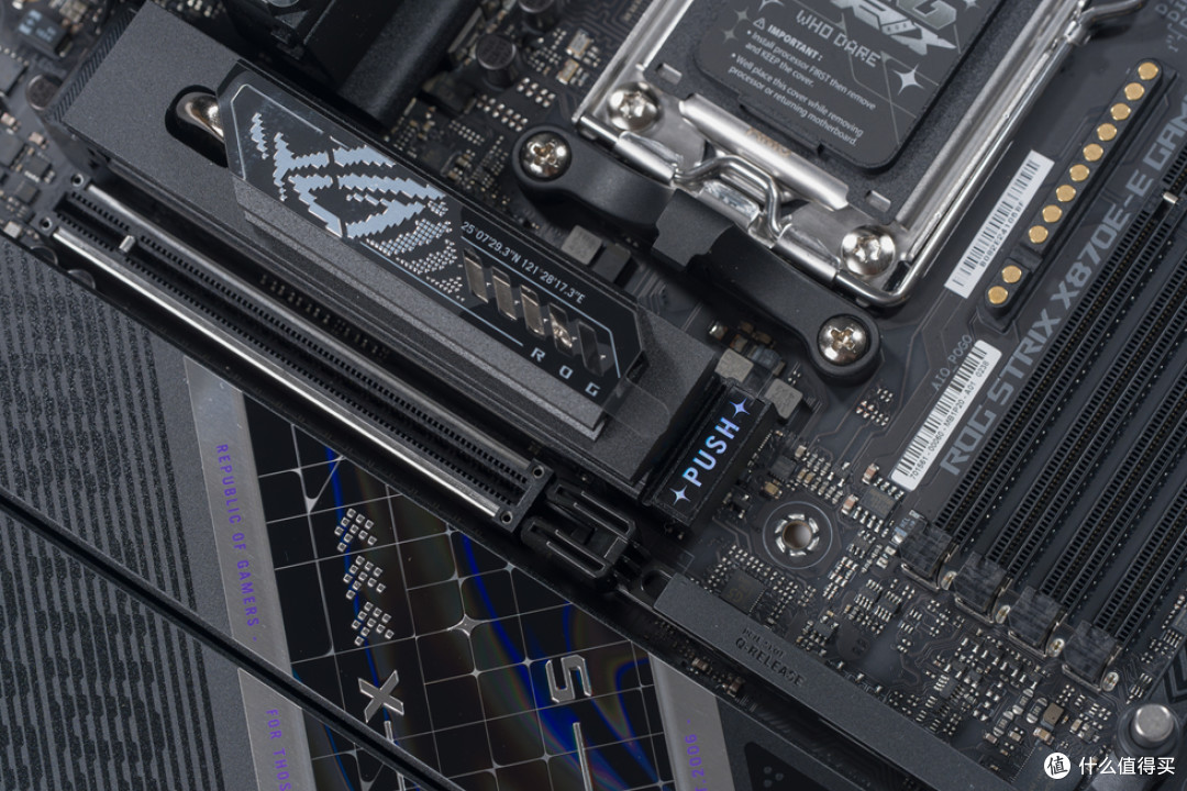 华硕 AP304_ROG X870E-E_阿斯加特女武神&ROG_影驰RTX 5070Ti HOF