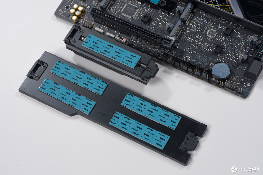 华硕 AP304_ROG X870E-E_阿斯加特女武神&ROG_影驰RTX 5070Ti HOF