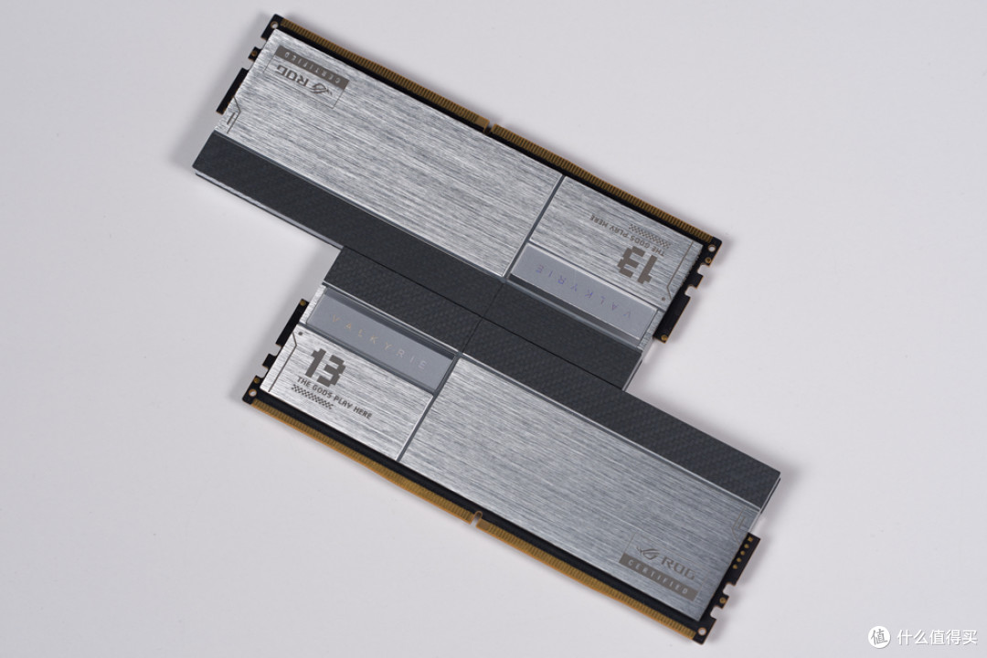 华硕 AP304_ROG X870E-E_阿斯加特女武神&ROG_影驰RTX 5070Ti HOF