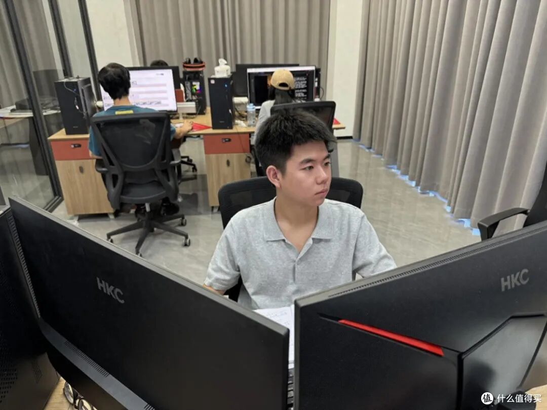 猕猴桃园老板转行AI短剧:招一群“没人要”的00后,做出2亿爆款