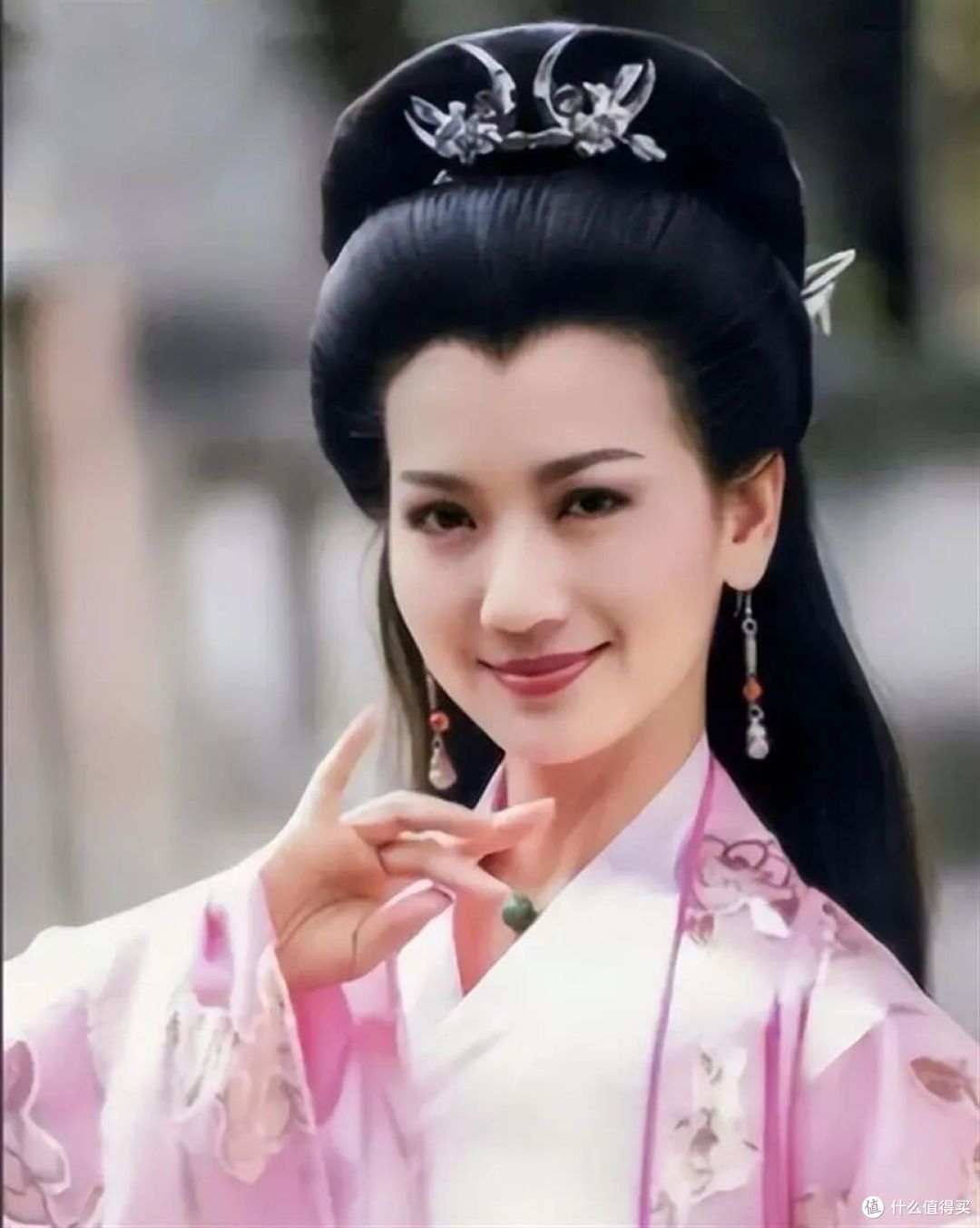 72岁晒肱二头肌上热搜，赵雅芝的紧致，真不是医美能堆出来的