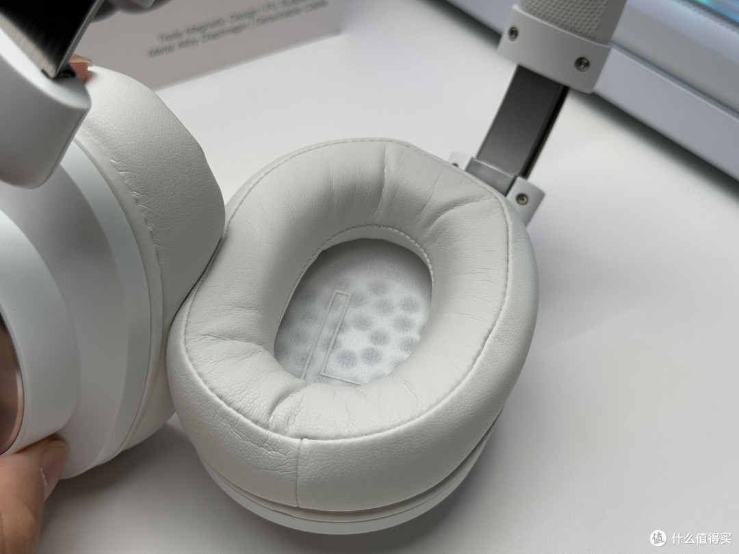 快400块的HIFI封闭头戴,竟然还是有线连接?艾巴索布朗尼