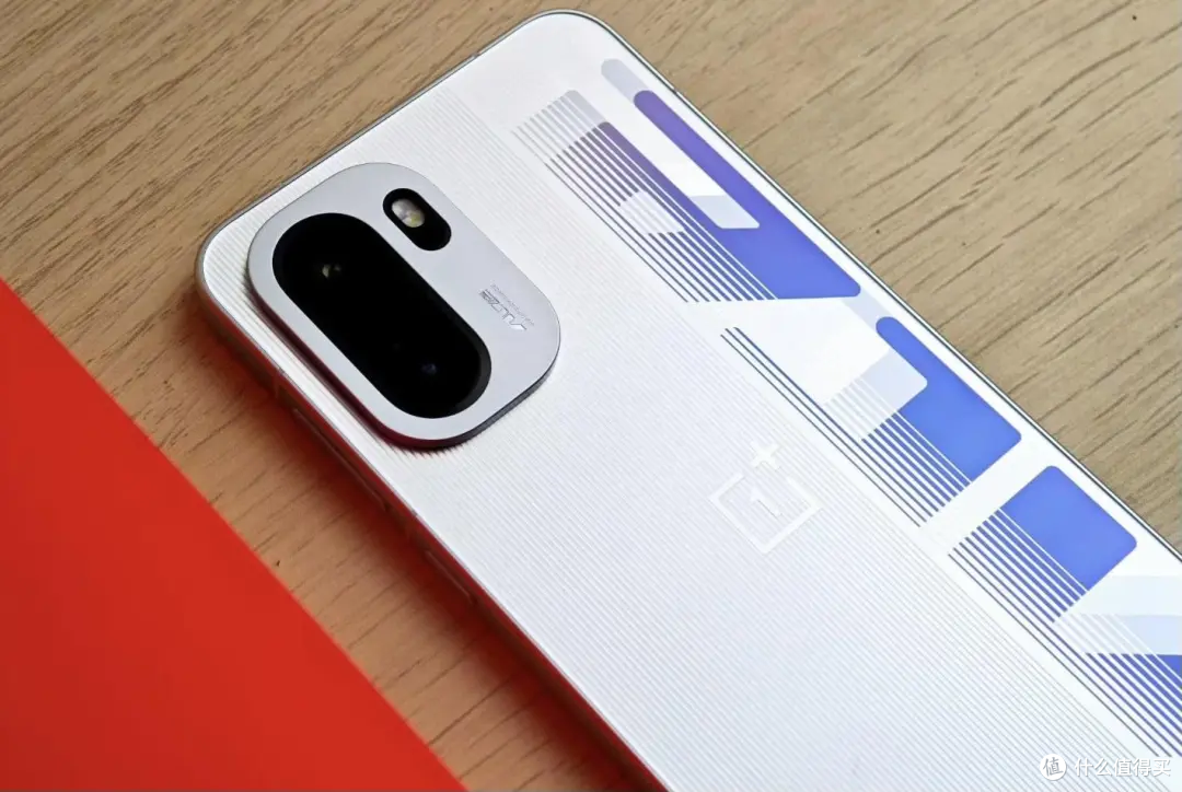 一加Ace7 Pro配置曝光:185Hz直屏、9000mAh,还带主动散热风扇
