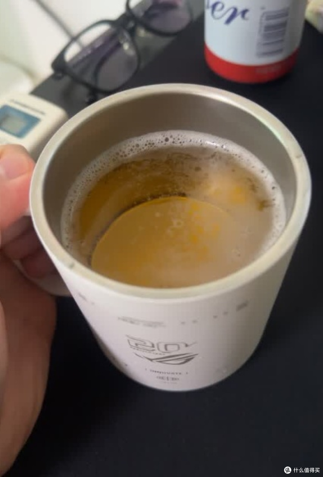 红罐往桌上一摆,中秋的局就有了底色