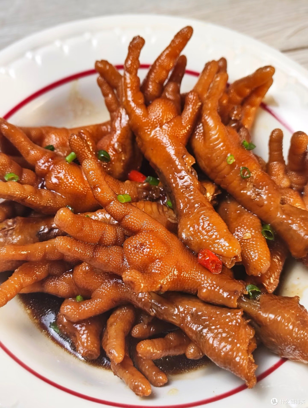 一口上头越啃越香的卤鸡爪