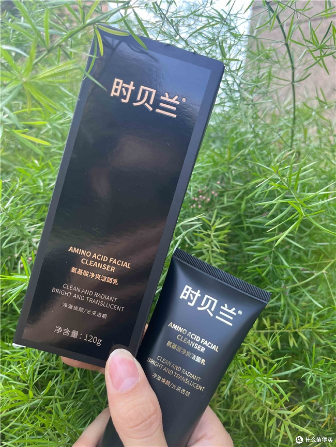 熬夜后脸色又黄又暗的上班族,美白淡斑洗面奶这样选,提亮更稳